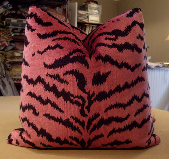 Pink outlet tiger pillow